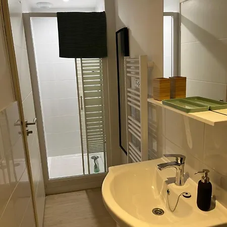 -rue Pietonne Climatisation Lit 160 Equipe - Sabrina * Hyères